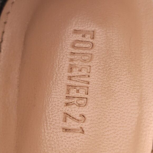 Forever 21 Green Velvet Women's Heels Size 8.5 Pumps Cocktail Party Glam Wedding - Picture 7 of 7